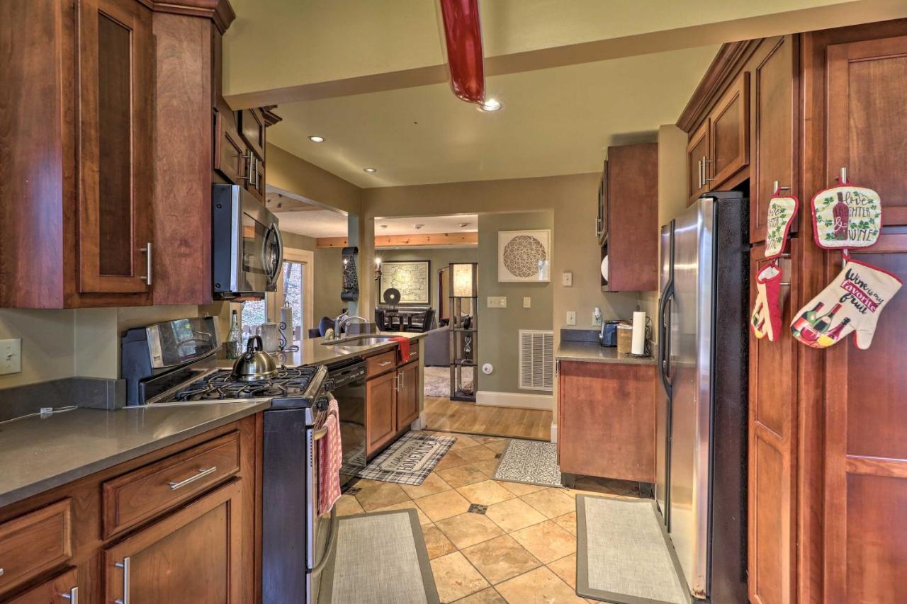 Cozy Conyers Cabin With Fireplace And Pool Table! Bagian luar foto